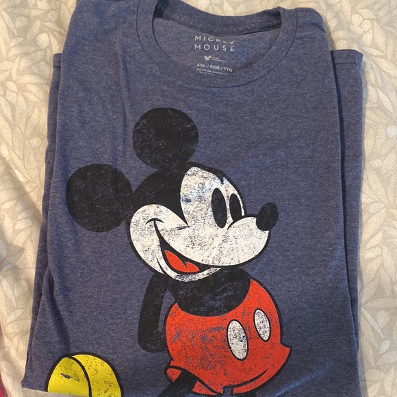 Lot of family DISNEY tees and hats - Picture 8 of 10